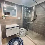 شقة Exclusive Big Garden With Jacuzzi & Private Parking ترنافا