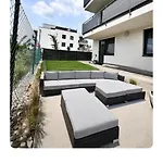 شقة Exclusive Big Garden With Jacuzzi & Private Parking *