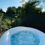 شقة Exclusive Big Garden With Jacuzzi & Private Parking