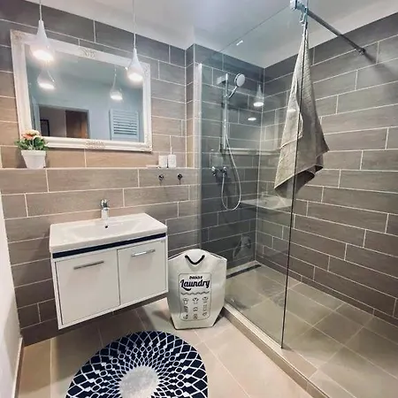 Lejlighed Exclusive Big Garden With Jacuzzi & Private Parking Trnava