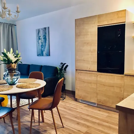 Exclusive Big Apartment Garden With Jacuzzi & Private Parking