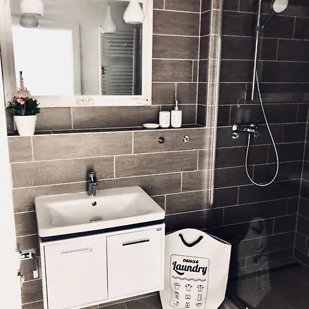 Exclusive Big Apartment Garden With Jacuzzi & Private Parking Apartamento