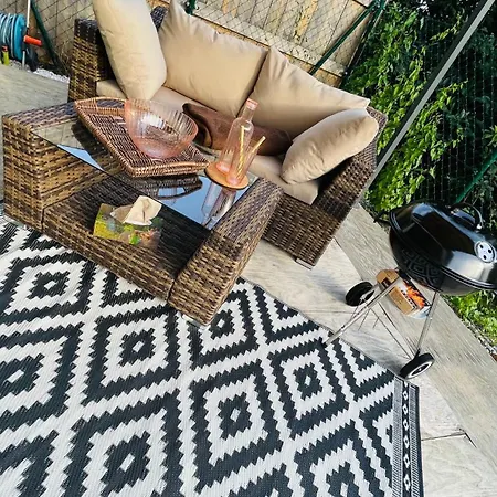 Exclusive Big Garden With Jacuzzi & Private Parking Lejlighed *