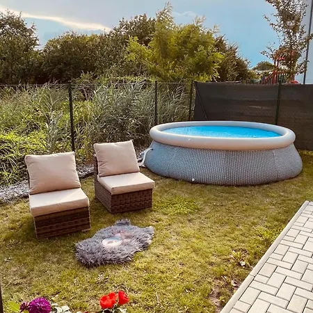Exclusive Big Garden With Jacuzzi & Private Parking Lejlighed