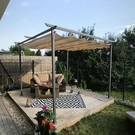 Exclusive Big Garden With Jacuzzi & Private Parking Lägenhet Trnava