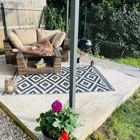 Exclusive Big Apartment Garden With Jacuzzi & Private Parking *