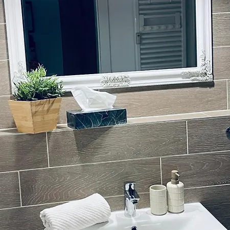 Exclusive Big Apartment Garden With Jacuzzi & Private Parking