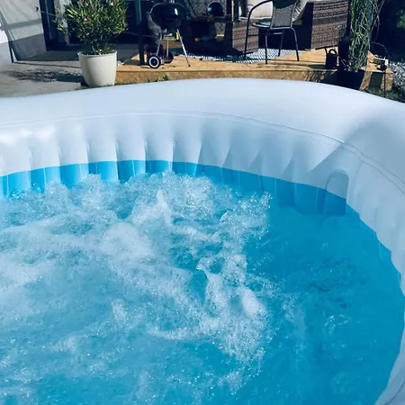 Exclusive Big Garden With Jacuzzi & Private Parking Lejlighed *