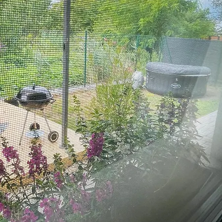 Lägenhet Exclusive Big Garden With Jacuzzi & Private Parking Trnava