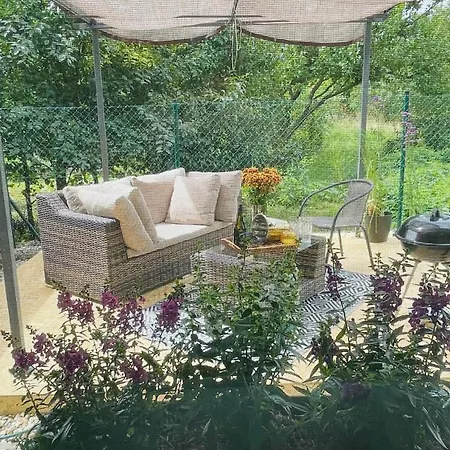 Lägenhet Exclusive Big Garden With Jacuzzi & Private Parking