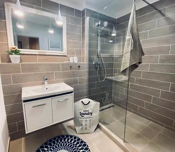 Apartman Exclusive Big Garden With Jacuzzi & Private Parking Nagyszombat