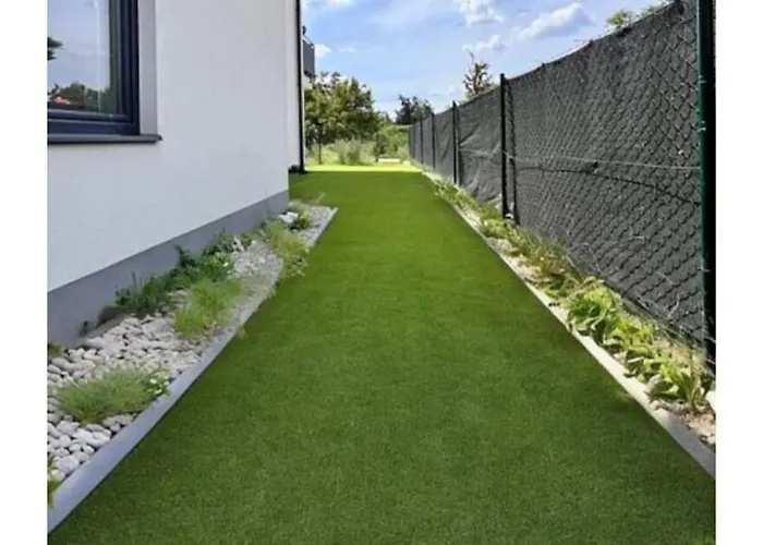 Apartmán Exclusive Big Garden With Jacuzzi & Private Parking *