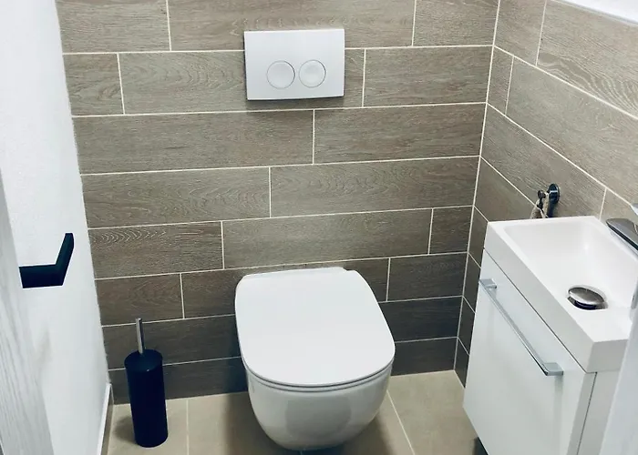 Apartmán Exclusive Big Garden With Jacuzzi & Private Parking