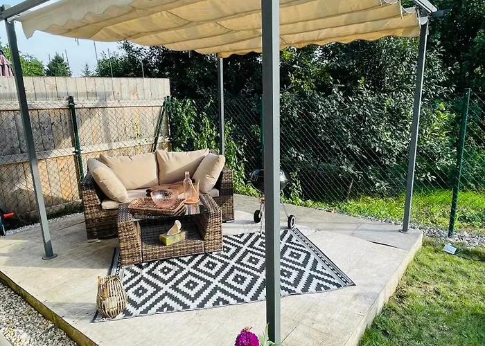 Exclusive Big Garden With Jacuzzi & Private Parking