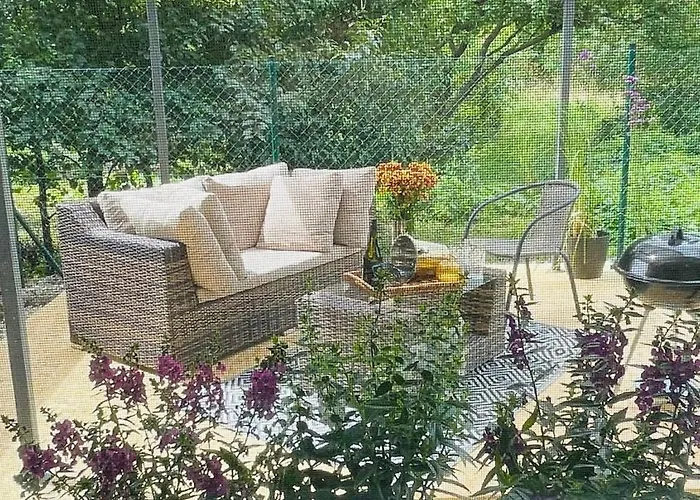 Apartmán Exclusive Big Garden With Jacuzzi & Private Parking